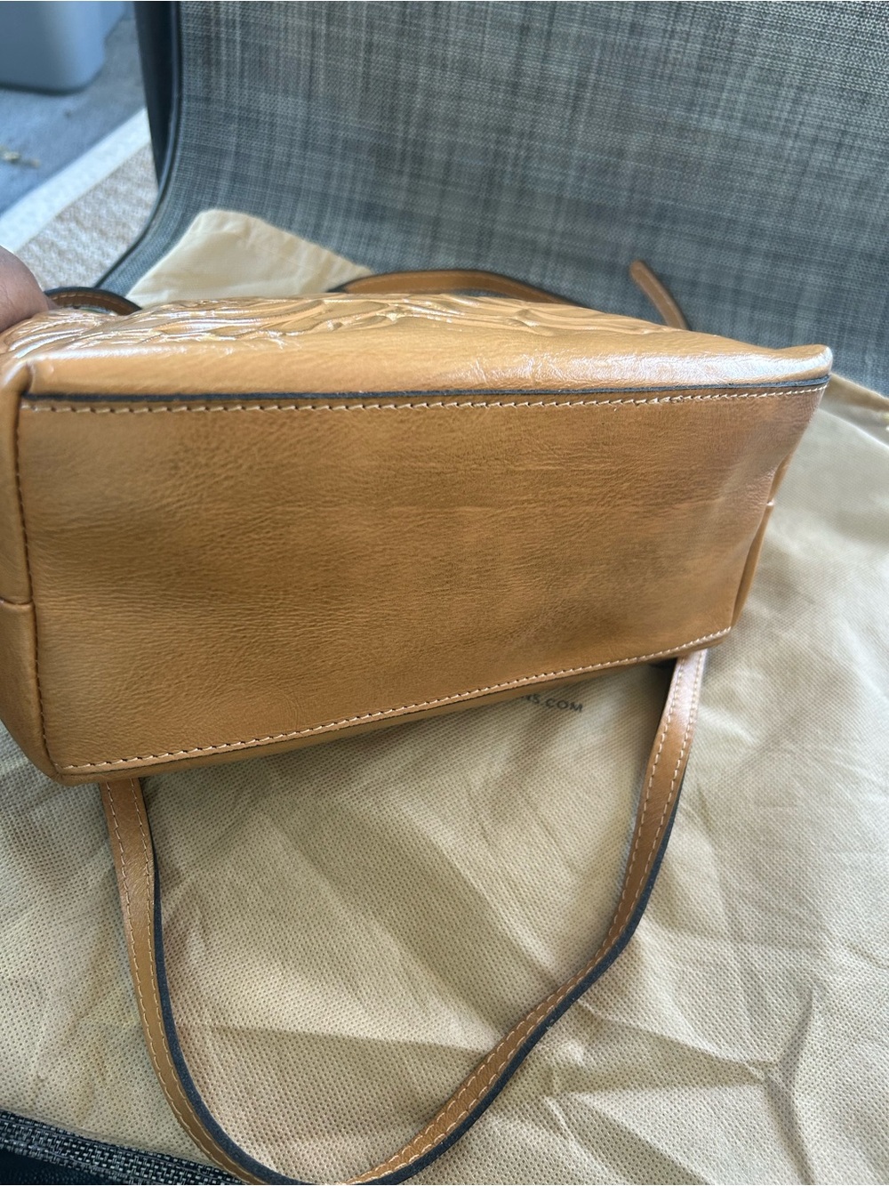 Patricia Nash Tan Embossed Leather Frame Satchel Kisslock - Picture 5 of 10